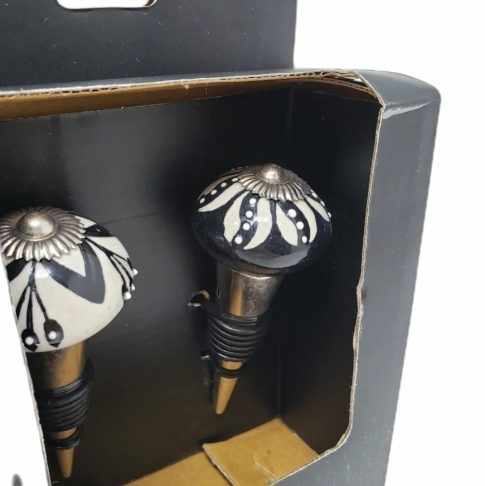 CASA DECOR ceramic wine bottle stoppers set - Picture 3 of 4